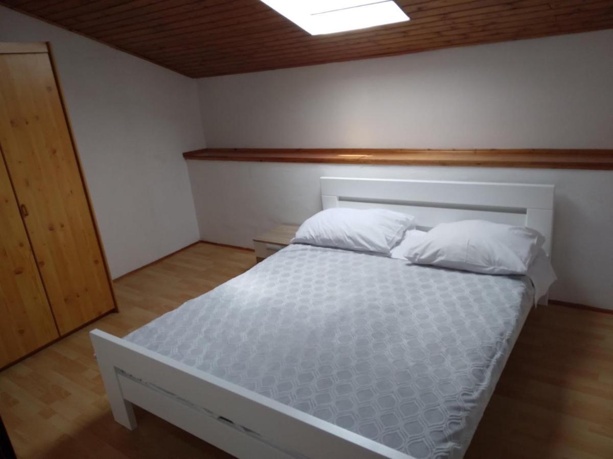 Apartmaji Sara, Izola - Isola Εξωτερικό φωτογραφία