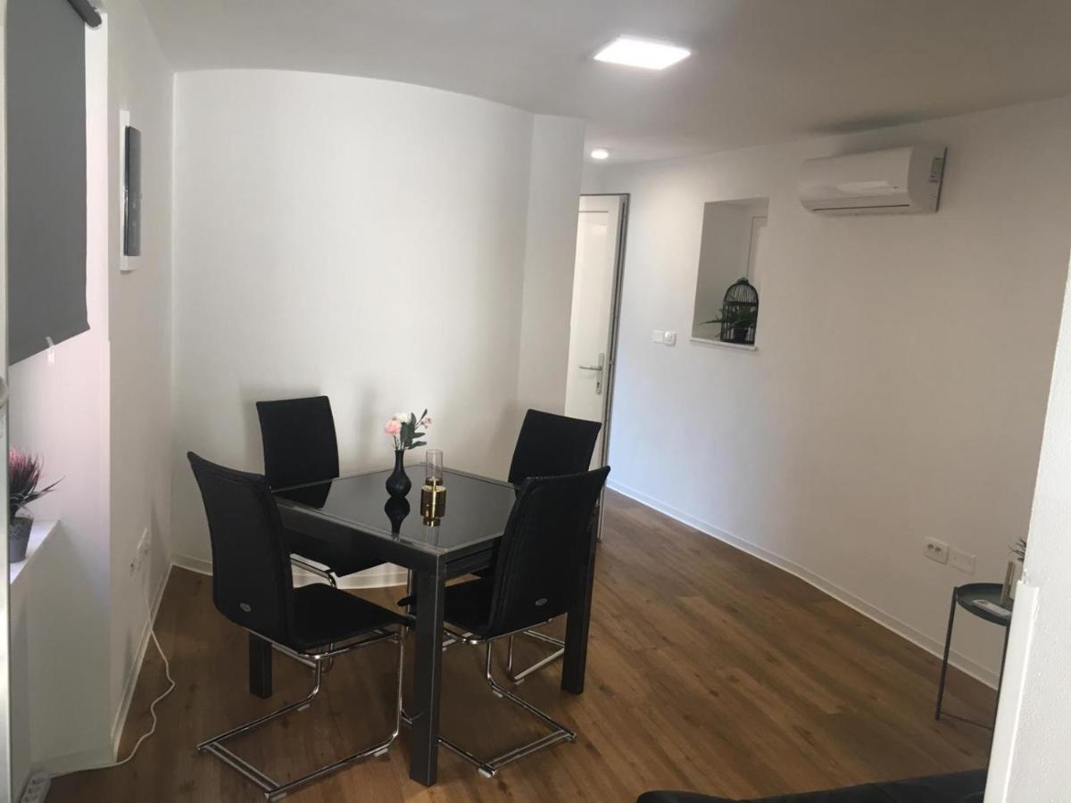 Apartmaji Sara, Izola - Isola Εξωτερικό φωτογραφία